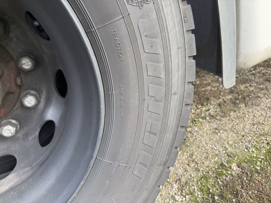 Pneus sem jante 315/70R/22.5