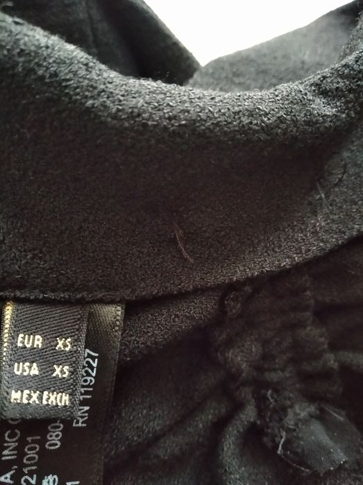 Czarna spódnica damska firmy Massimo Dutti