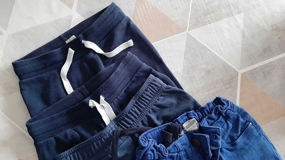 Lote calças menino 110cm 4/5A - em excelente estado!