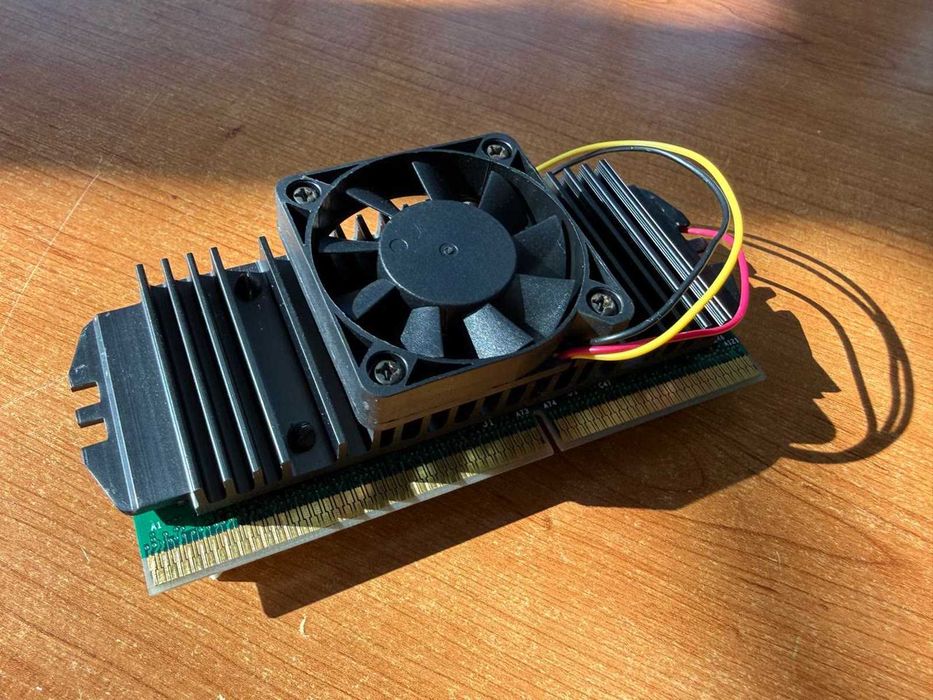 Processador Intel Celeron 300 MHz Slot 1 (SL2YP) - testado, chega aos 450 MHz