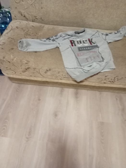 Sweter dla dzieci r 140 (aktualne)