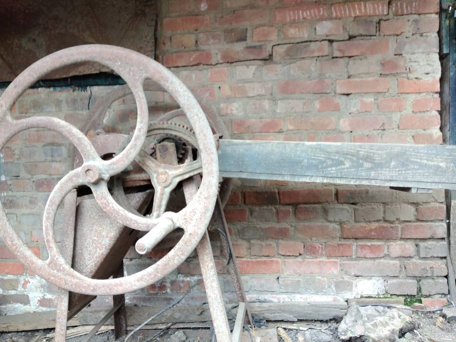 Продам січкарню .