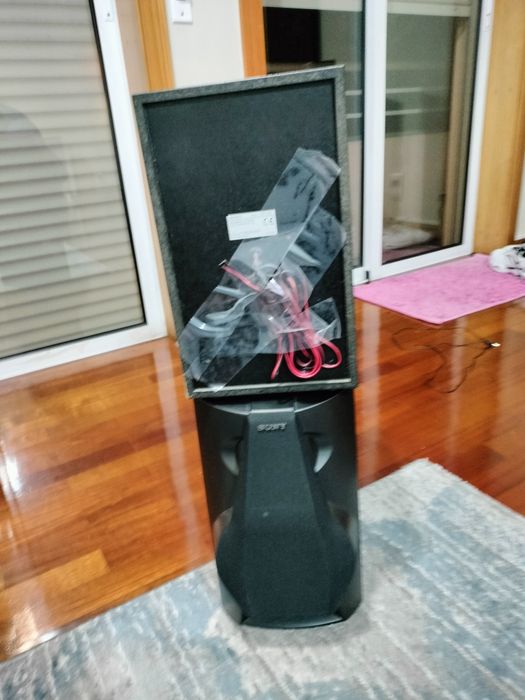 Colunas som Sony 120w como novas para desocupar entrega em mão na aera