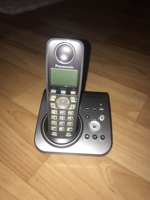 Стационарный телефон. Panasonic KX-TG7227UAT. Домашний телефон