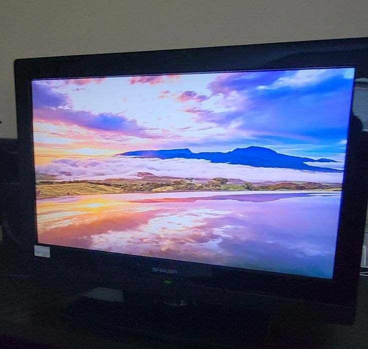 Телевизор SHARP 26"