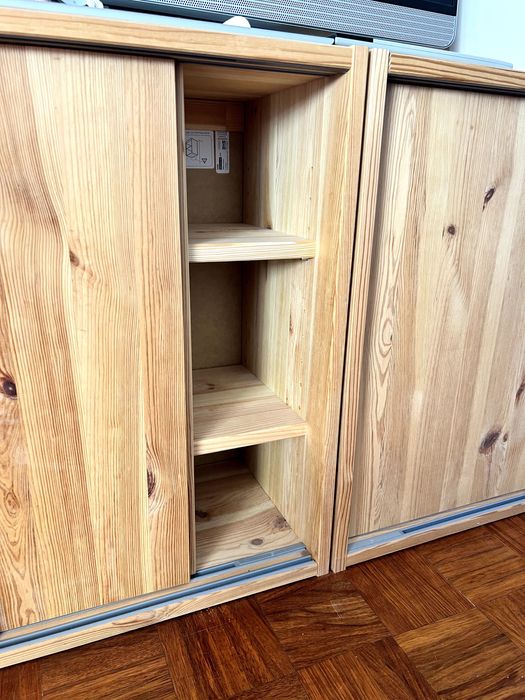 Sistema IKEA IVAR em Madeira Maciça – 2 Armários com Portas deslizantes