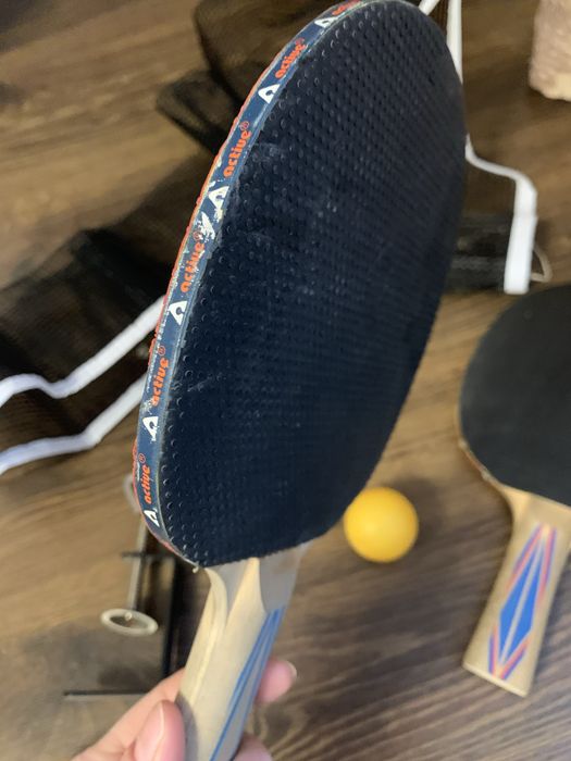 Тенисные ракетки, мячики и сетка