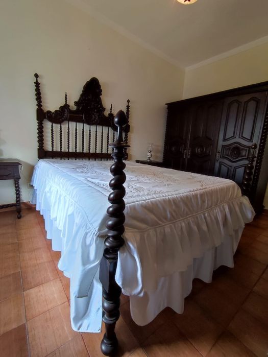 Mobília de quarto antigo completo