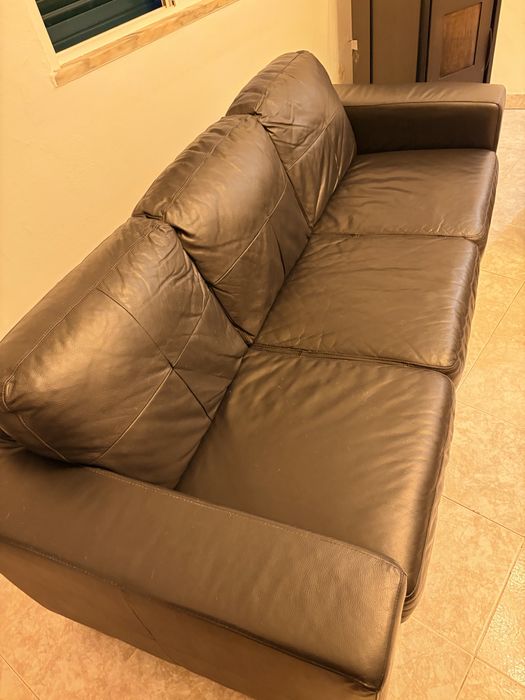 Sofa 3 lugares couro genuino IKEA