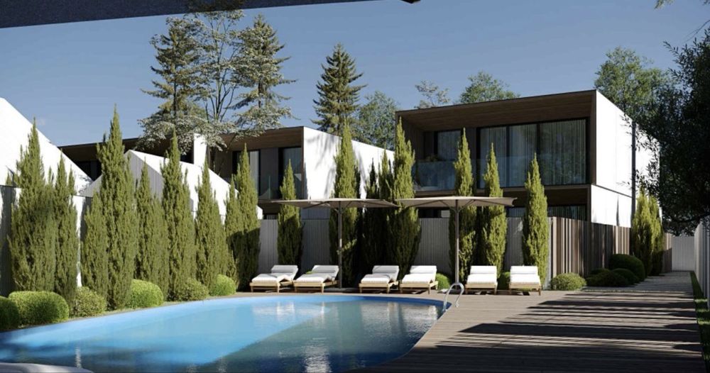 Продаж танхауса з басейном у передмісті Івано-Франківська