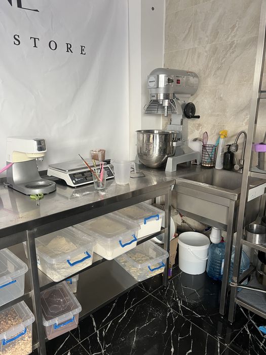 Стол и мойка из нержавеющей стали