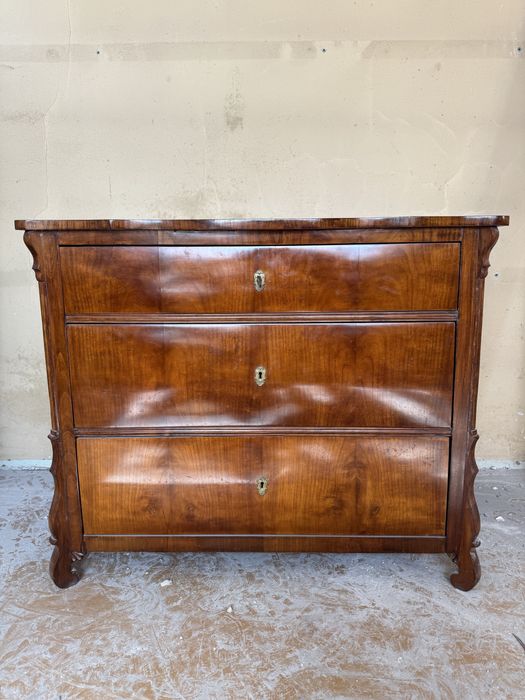 Sprzedam komodę z 1900r stan bdb