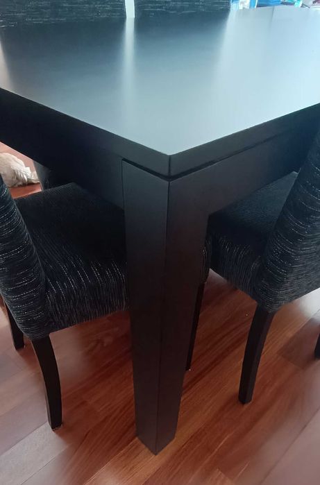 Mesa de jantar + 6 cadeiras
