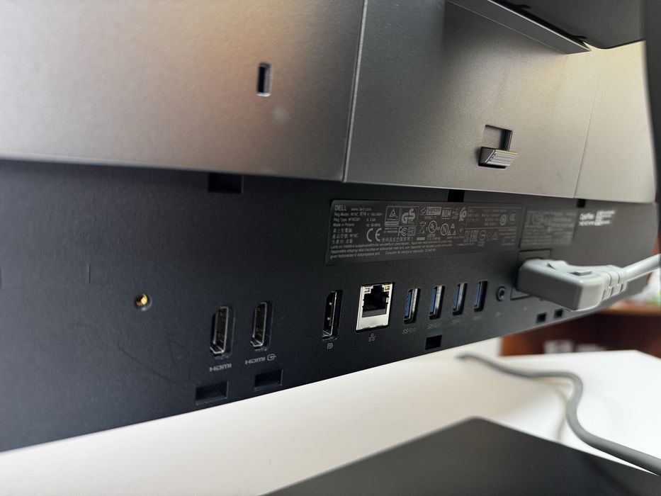 Моноблок Dell OptiPlex 7460 All-in-One / i3-8100 / 8GB / 256GB SSD / 24" Full HD