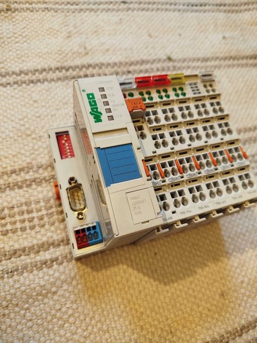 Sterownik WAGO, moduł CAN, moduły I/O, moduł zasilania.