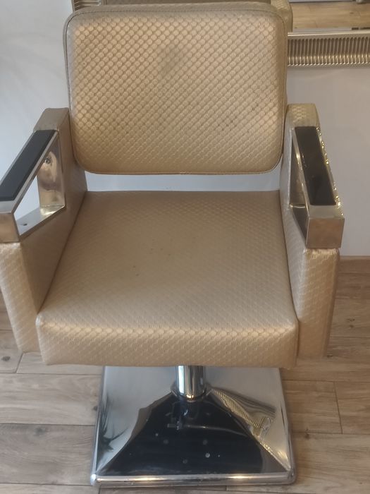 Sprzedam myjkę fotel i małą recepcję