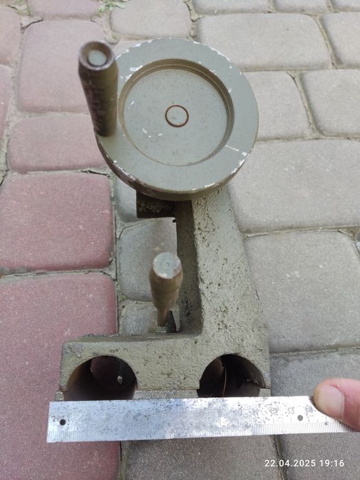 Задня бабка до фрезерного станка