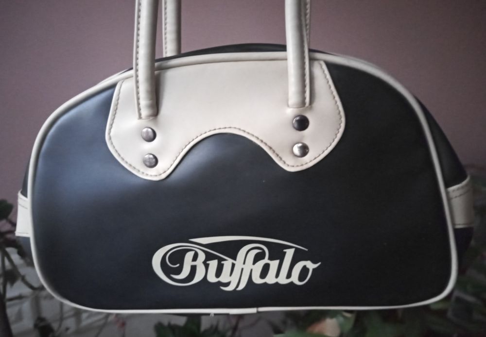 Buffalo oryginalna torebka do ręki