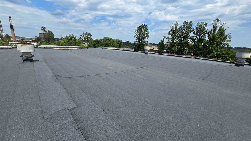 Покрівельні роботи. Ремонт даху рубероїдом. Євро рубероїд. Покрівля