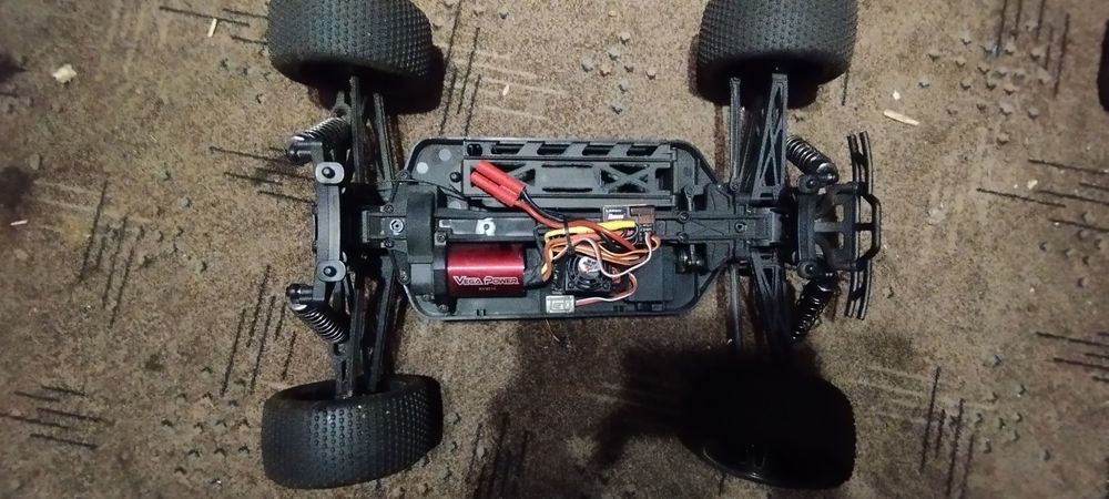 Машинка радіокерована