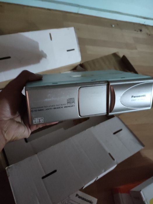 Caixa CDs Panasonic CX DP9061EN