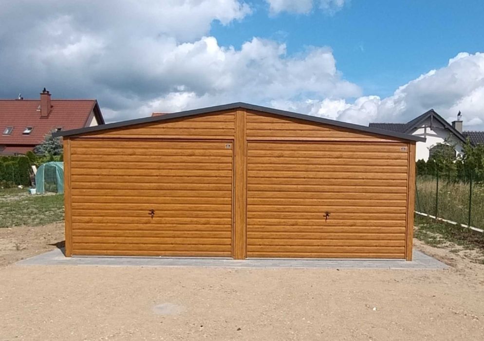 Garaż blaszany 6×5m bramy uchylne, dach dwuspadowy, złoty dąb PREMIUM