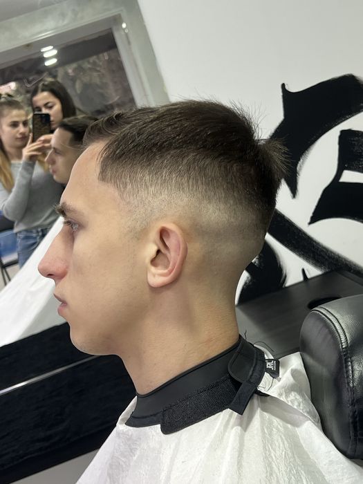 Шукаю моделей на чоловічі стрижки