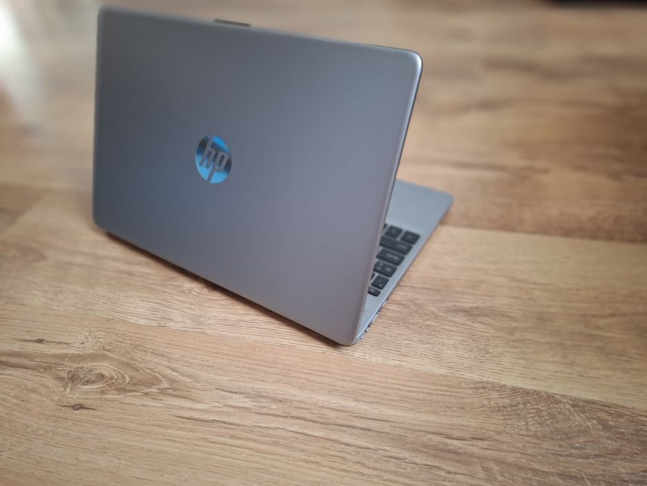 Laptop hp 255 g9