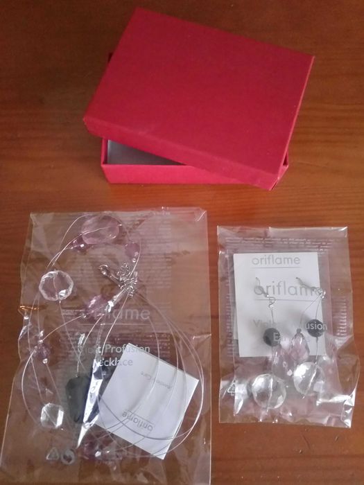 Conjunto de colar e brincos