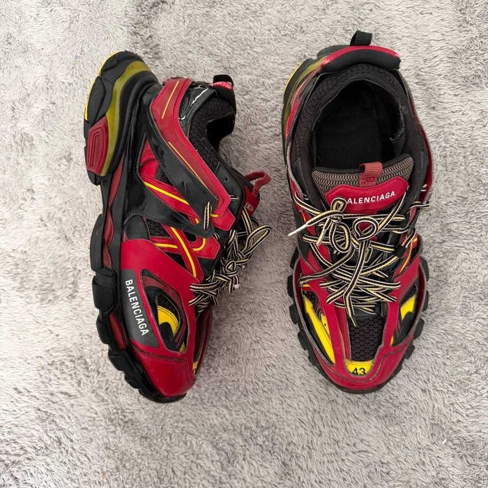 Balenciaga track burgundy