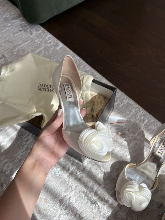 Badgley Mischka 6m весільне взуття