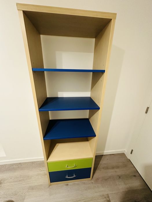 Cama dupla com armario e mesa secretaria semi nova