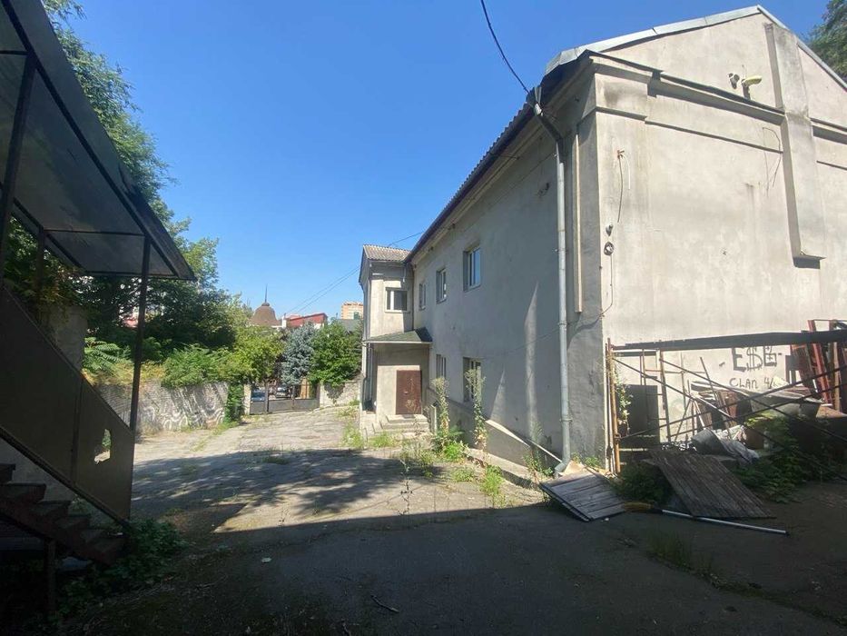 Оренда окремої будівлі 514 м² у центрі Дніпра пров. Барикадний, 5