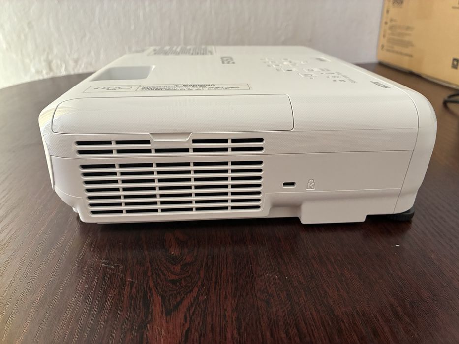 Projektor Epson EB-E10 H975B