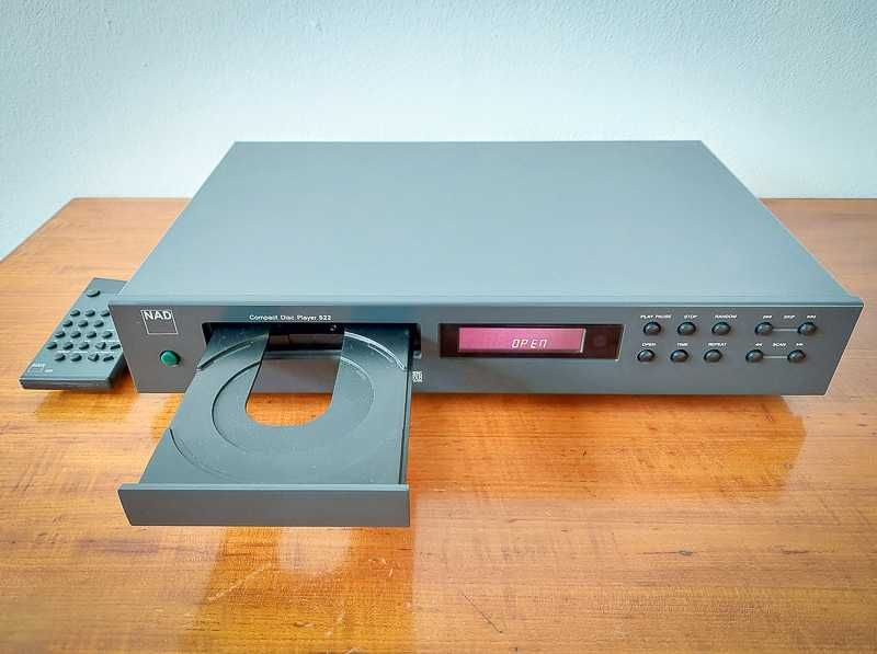 Leitor de CD's NAD 522 c/ controlo remoto