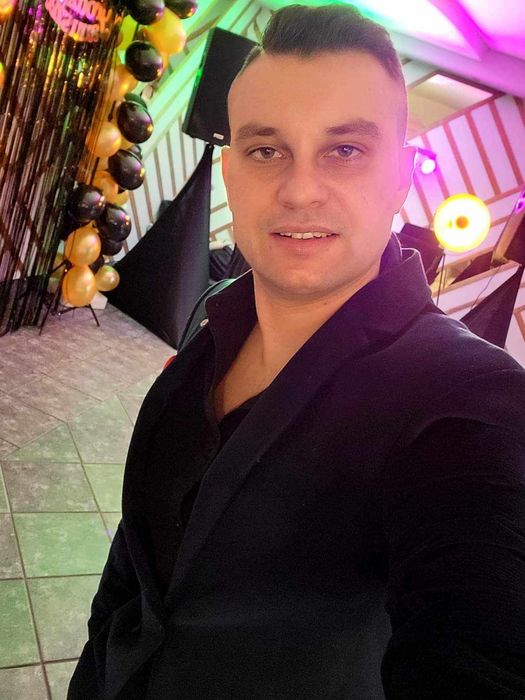 Dj konferansjer imprezy zamknięte wesela Duży biały miś