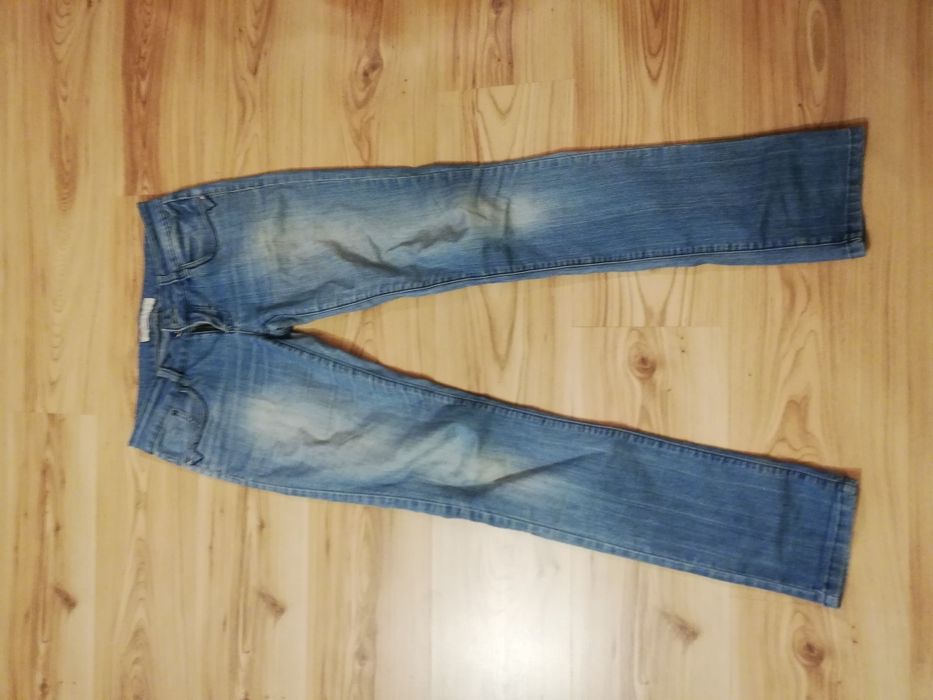 Jasne jeansy