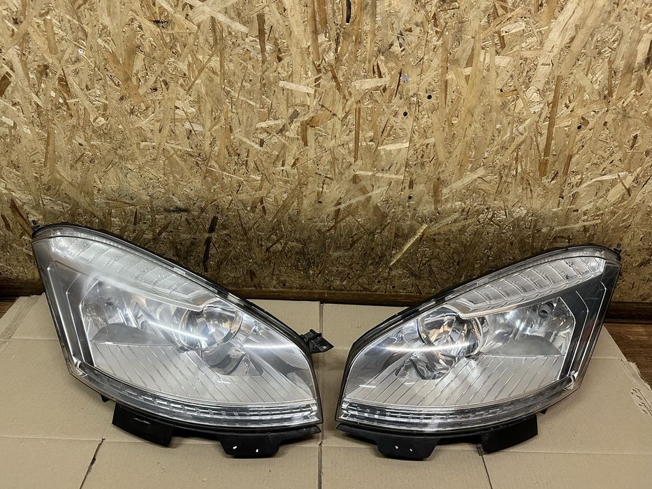 Передні фари Citroen Grand C4 Picasso Пікасо Ц4 2010–2013 рестайл