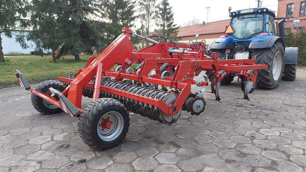 Agregat do bezorkowej uprawy Kongskilde Delta Flex DF 4000 HT 4m