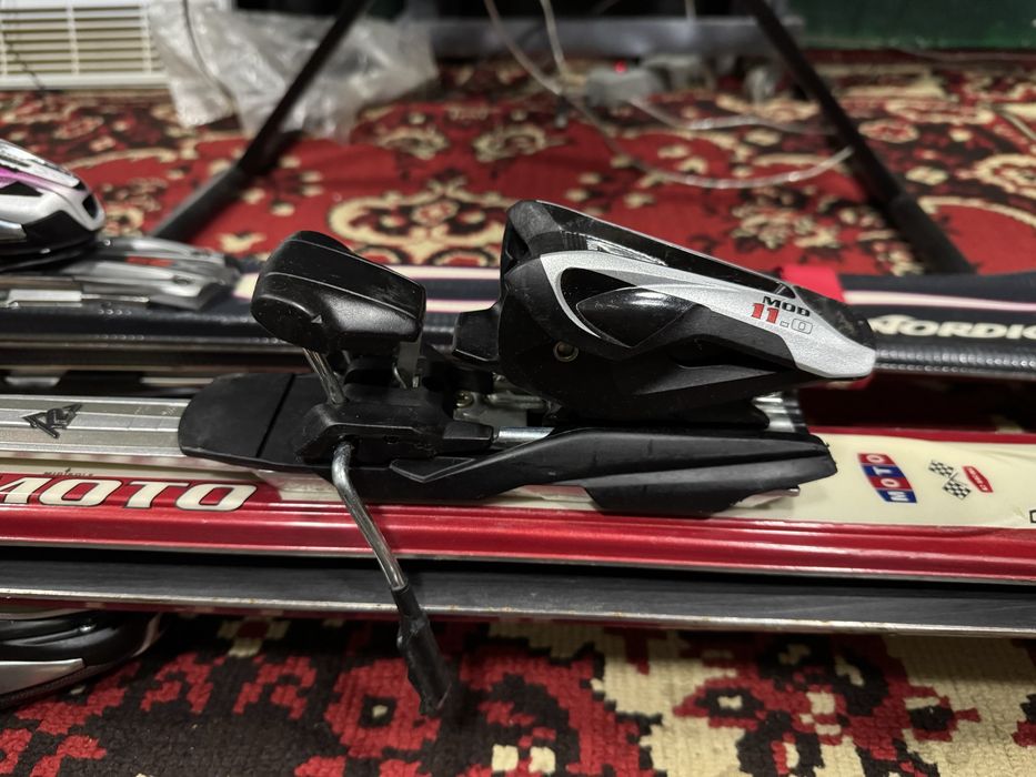 Лижі Moto/Nordica