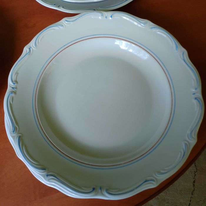 Talerze obiadowe fabryki porcelany Wałbrzych