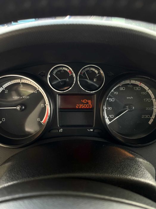 Peugeot 308 SW 1.6 HDi 92 cv (2012) – Excelente estado – 240.000 km
