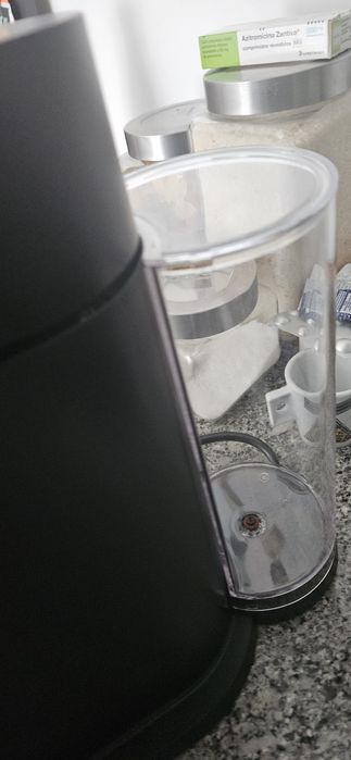 Máquina café Nespresso Vertuo NOVA