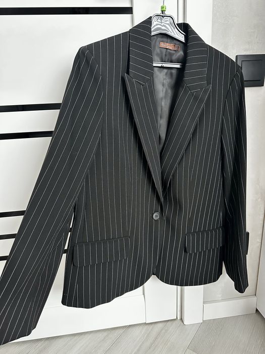 Піджак класичний чорний в смужку НОВИЙ