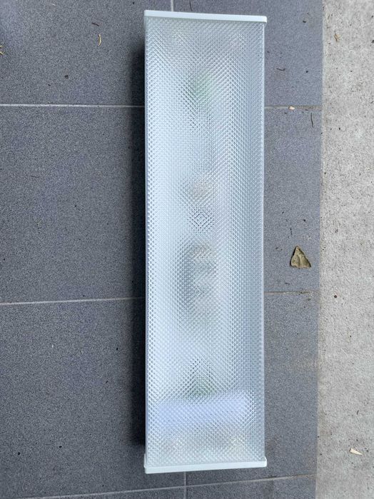 Candeeiro de teto para garagem ou arrecadação - Novo