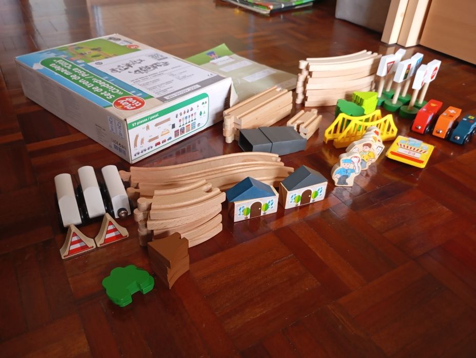 Vendo set playtive , pista cidade