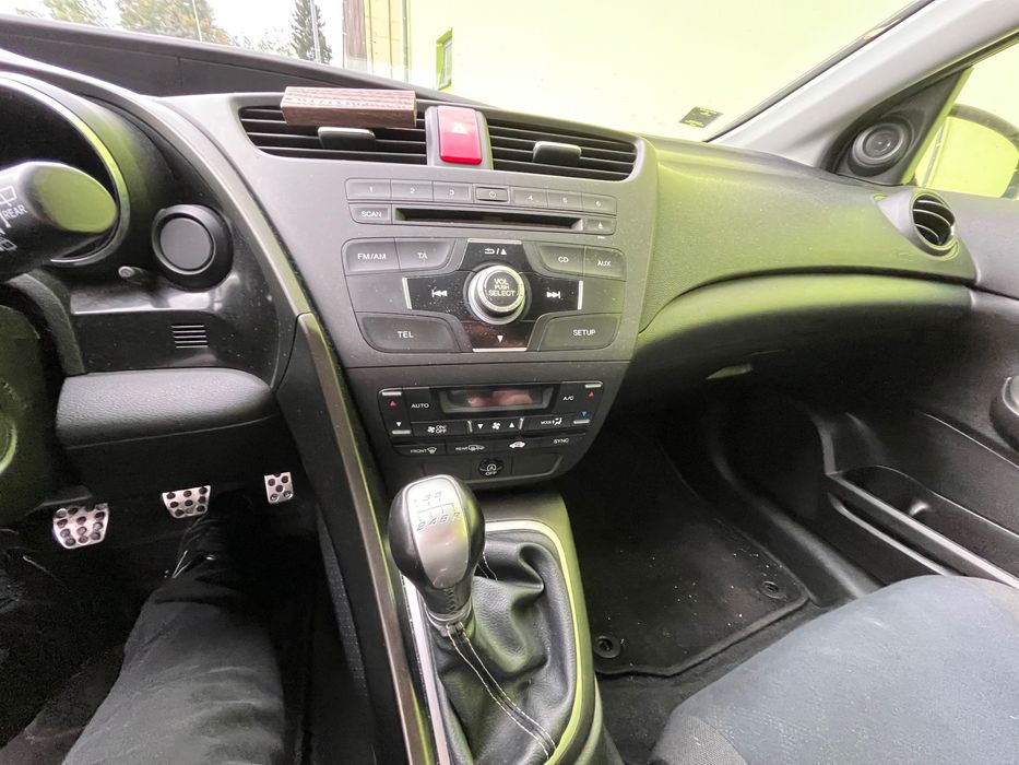 Honda Civic IX (2013) 102 tys km | Doinwestowana | Opony całoroczne | Przegląd do 2027