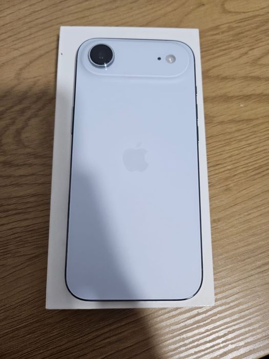 iPhone Air Azul Céu