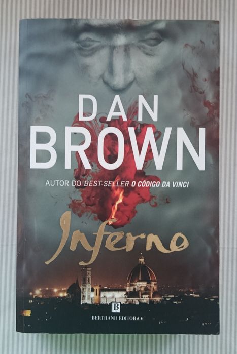 Livro " INFERNO " de Dan Brown, excelente