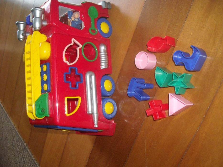 Carro de atividades64586287584769124